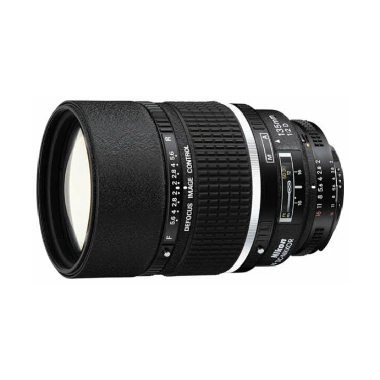 Объектив Nikon AF 135mm f/2D DC-Nikkor